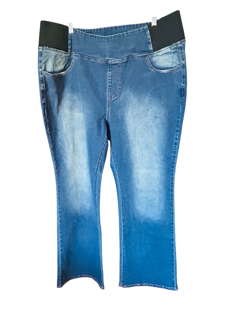 SHEIN Denim Jeans with wide stretch bands on each side for extreme comfort.Flare